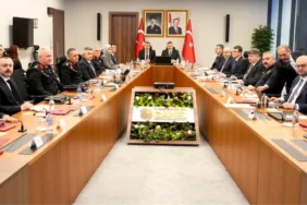 kritik-zirve-tamamlandi-okul-guvenligine-cok-yonlu-eylem-plani-1776330594-774_large